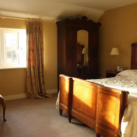Coolanowle Country house
